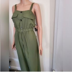 Hint of Blush Army Green Jumpsuit Women’s Size Small